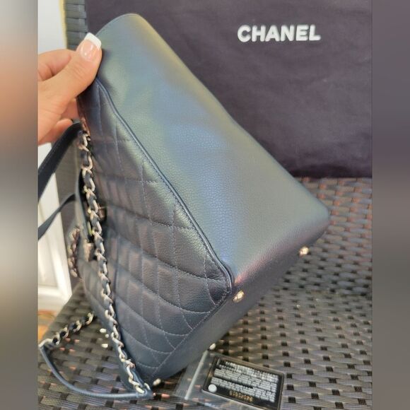 CHANEL Caviar Skin 2 way tote - Picture 15 of 16